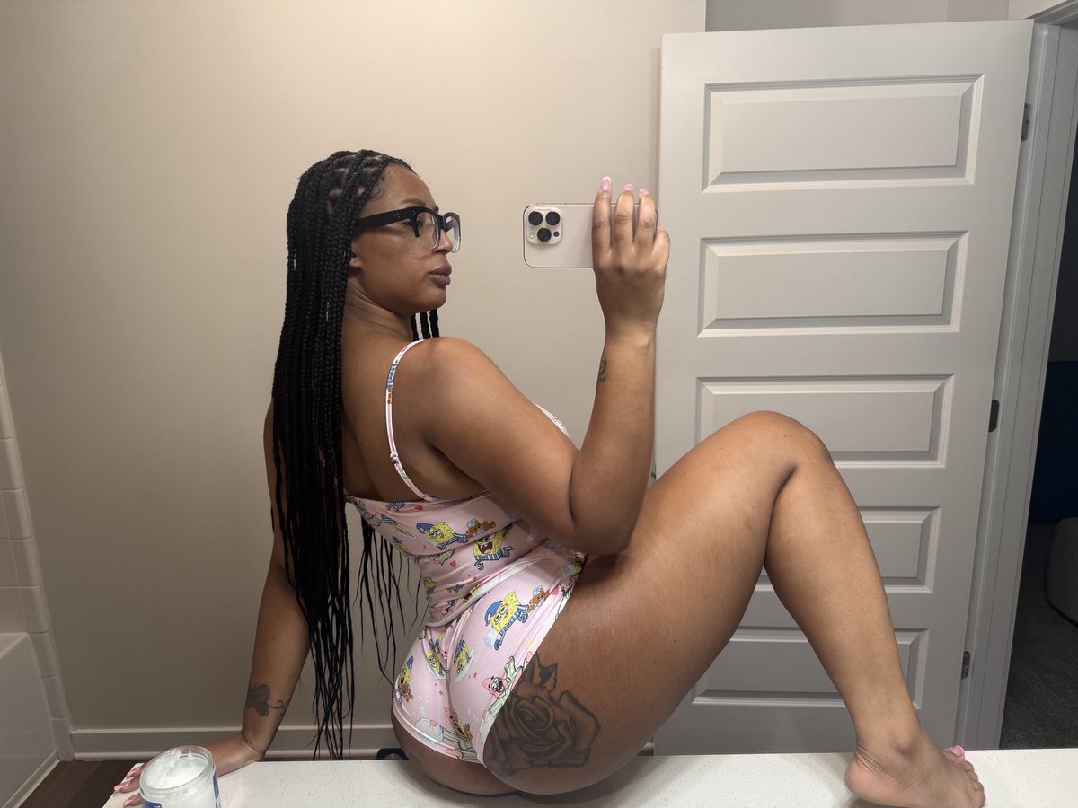 lady2luscious's tweet photo. would you? https://t.co/pHsIYDRdJ6