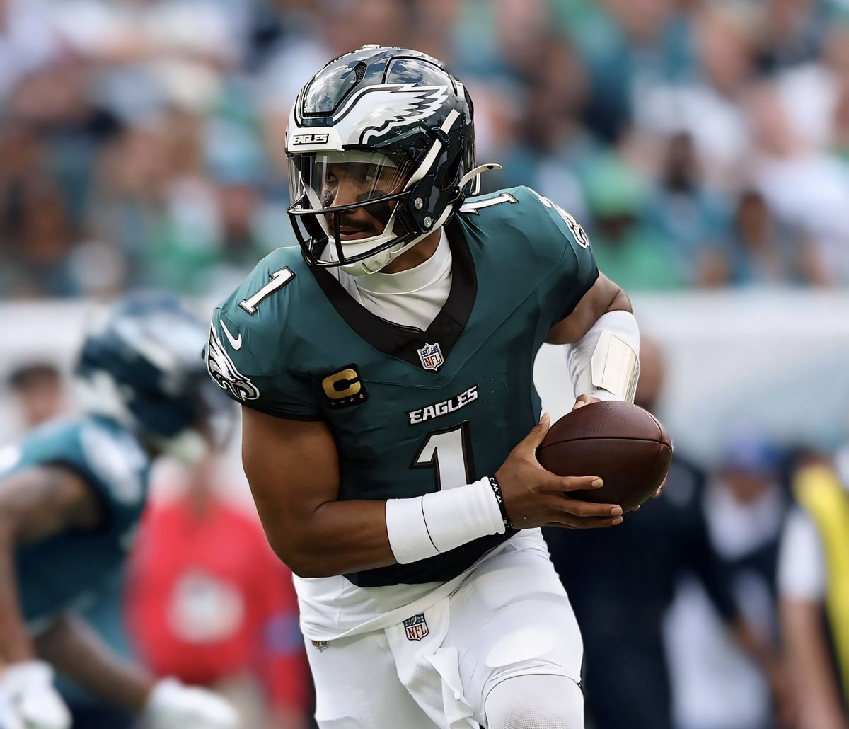 pheaglescentral's tweet photo. Jalen Hurts in his first half of the 2026 season:

113 passing yards
2 touchdowns 
0 turnovers
117.5 rating

🔥 https://t.co/6wpflqsS7Z