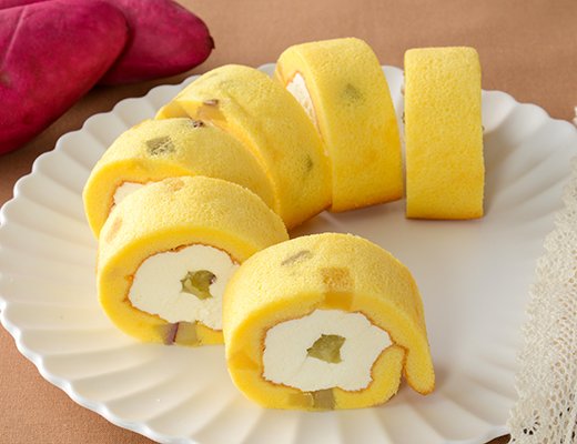 K77229477's tweet photo. 皆様おはようございます☀

今日はローソン
プレミアムロールケーキ　栗粉
税込275円
ごろっと栗のモンブランケーキ　2個入
税込486円
ごろっとした焼き芋のもち食感ロール(紅はるか)税込430円
じゃがりこ　たらこぃチーズ味　税込215円
全て9月15日からの販売です
本日もよろしくお願いします🍀 https://t.co/NMcrDOuei0