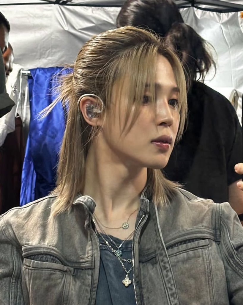 bravefolklore's tweet photo. hes so baddie need 100 more of these https://t.co/AvrwCPysaT