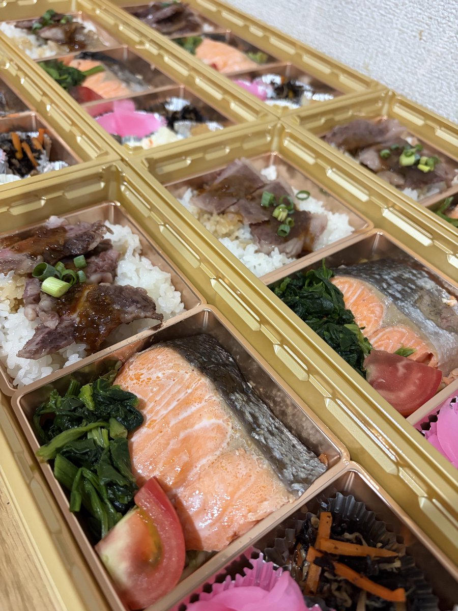bentouyataruton's tweet photo. 9月14日月曜日7:00
お弁当のたるとん営業🈺🈺
本日もよろしくです♪ https://t.co/oPHR6JNQm5