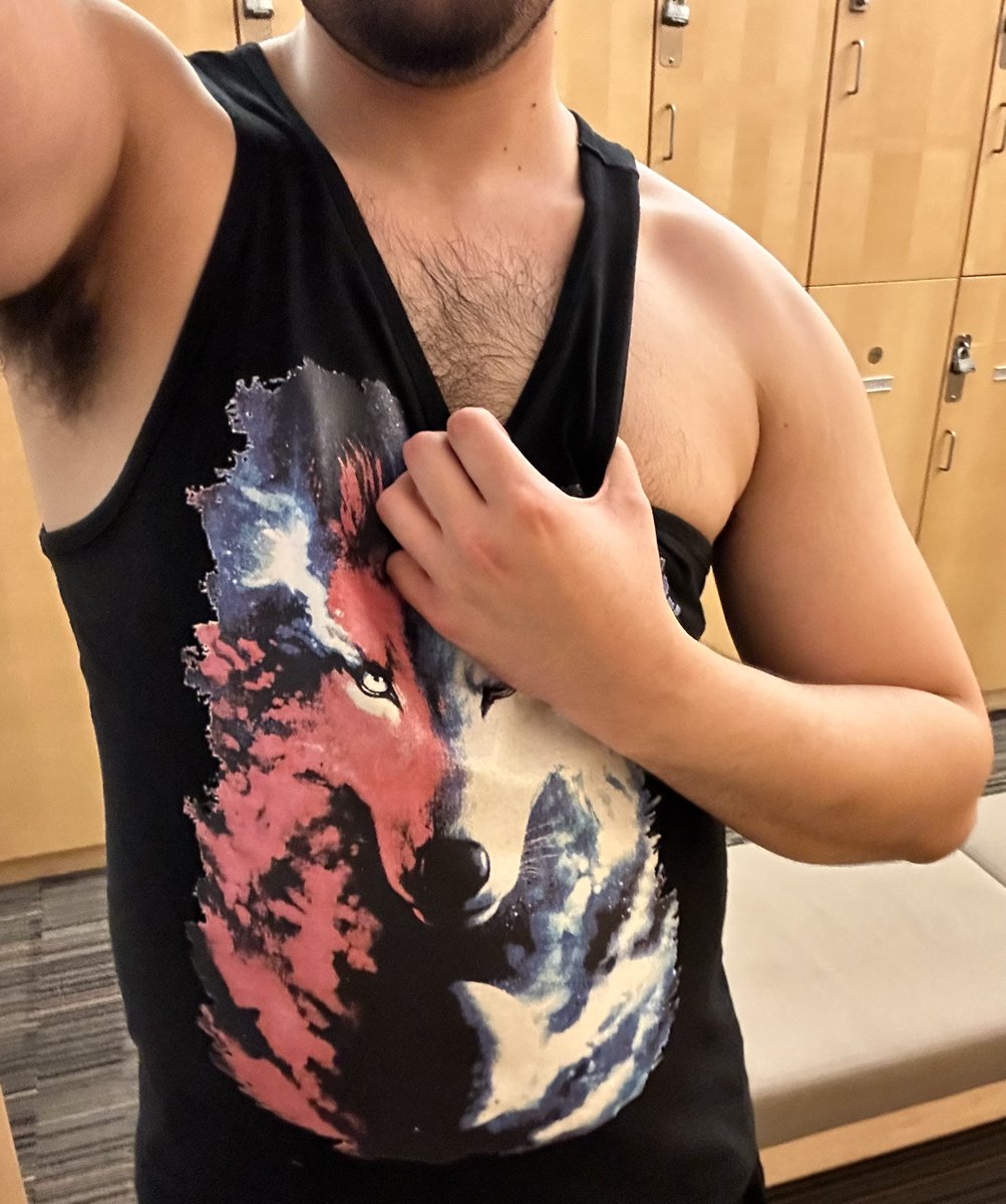 bunnycubAD's tweet photo. New favorite gym shirt :P https://t.co/wggChx6sQU