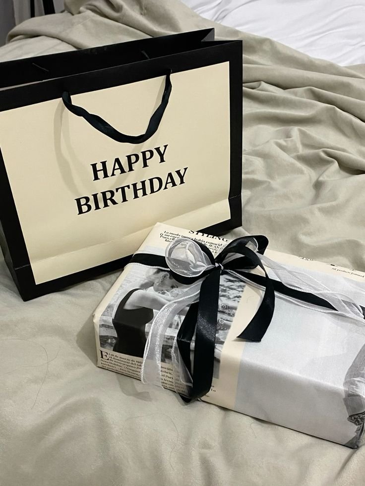 HB98SUA's tweet photo. @THEHOBAKCAFE @HB01SUNGCHAN Happy birthday to our beloved Bakmates, @HB01SUNGCHAN! 오늘은 너의 특별한 날이야. I hope your day is filled with laughter, love, and magical moments that make your heart flutter. Wishing you all the happiness in the world, and may your dreams come true. 🎂🧡 https://t.co/FIuWm7l0Kf