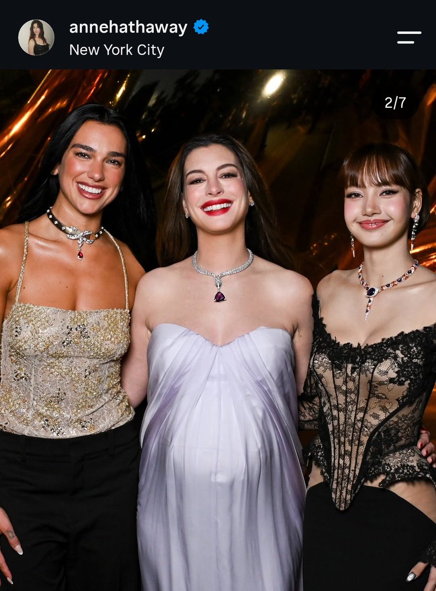 TidaLisaDoja's tweet photo. แม่แอนนี่ มาลงรูปสวยงามมากค่ะ queen of bvlgari https://t.co/a2BuCo7wpw