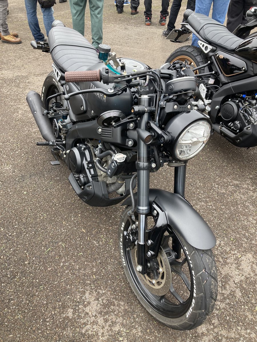 yukekun_XSR900's tweet photo. 今日、ワイの隣に停めてたXSR女子のミラーの取り付けが、バチクソかっこよかったんだが…😆 https://t.co/vlbr3v4vVF