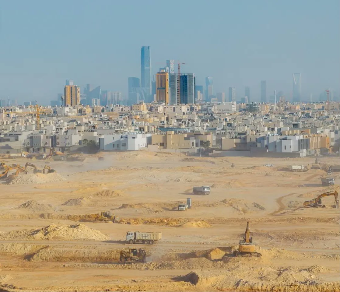 naifco's tweet photo. على قدم وساق أعمال تطوير مخططات السنة الأولى من برنامج التوازن العقاري في الرياض

تشمل البنية التحتية والطرق والمياه والصرف والكهرباء والاتصالات والحدائق

خلال السنة الأولى تم تخصيص أكثر من 10 آلاف أرض سكنية للمستفيدين بسعر لا يتجاوز 1,500 ريال لكل م² https://t.co/HWHQnELMbm