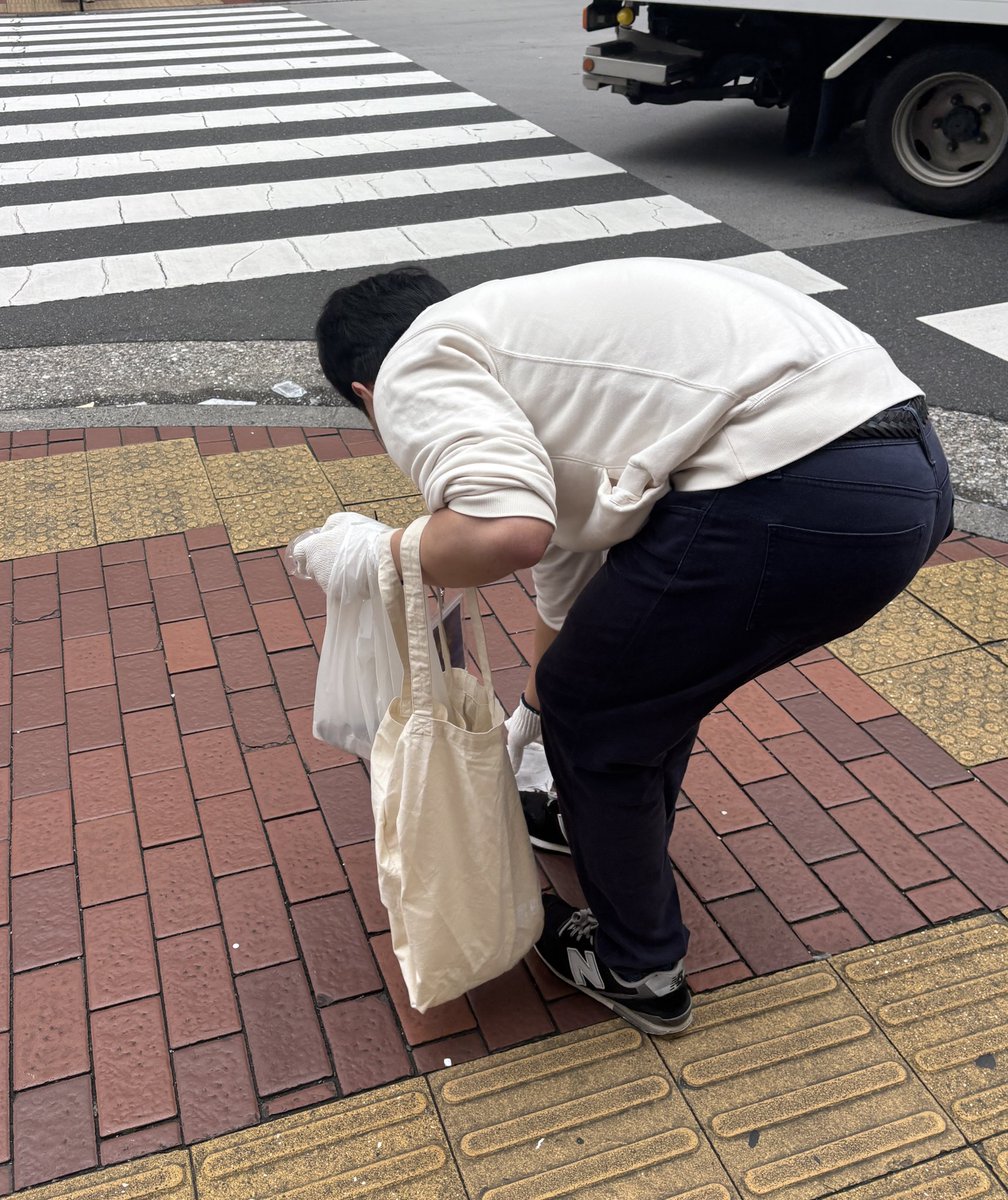 mint20220531's tweet photo. 昨日のゴミ拾いオフ会で見つけた金言✨

「幸せはいつも私の心が決める」

ゴミを拾いながら、素敵な言葉も拾いました☺️

今日も自分の「心地いい」を大切に🍀 https://t.co/hA3g9ATS8d