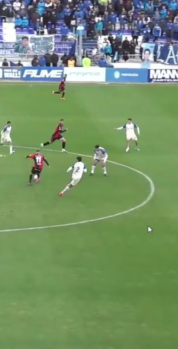 MartinRavera1's tweet photo. @BrianWB10 Los dos offside que cobra, habilitado ambos, el primero es escandaloso, es hora que pongan la plata en afa, ahi se ganan los partidos https://t.co/Sj2J2c82Ma