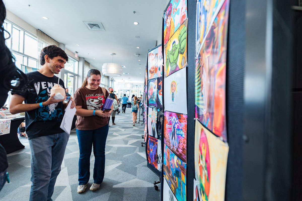 HelloItsLi's tweet photo. Photographed the Draw Together Art Show+Mini Fest this weekend &amp; it was a huge success for the Jacksonville art community. 🥳 

People really showed up with the intention to spend money on art. One of my favorite additions to this year is the cosplay figure drawing class! https://t.co/aPJDH5O2Hc