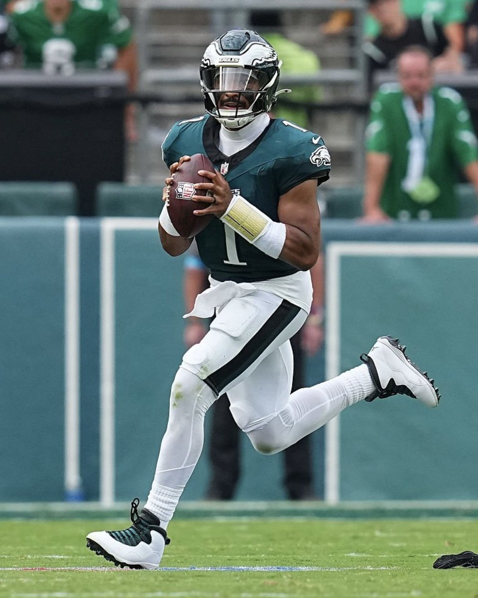 SoleRetriever's tweet photo. LOVE, HURTS: Jalen Hurts breaks out an “Eagles” Air Jordan 10 PE for Week 1 🦅 https://t.co/DSHXhx0PNG