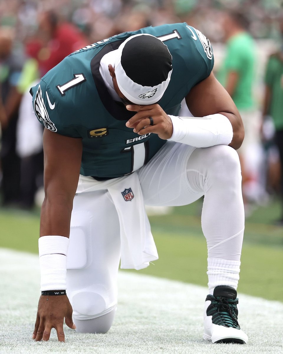 SoleRetriever's tweet photo. LOVE, HURTS: Jalen Hurts breaks out an “Eagles” Air Jordan 10 PE for Week 1 🦅 https://t.co/DSHXhx0PNG