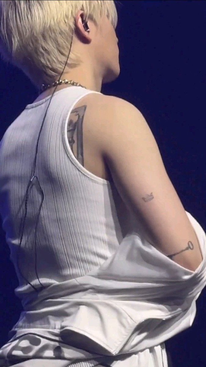 keetaeee's tweet photo. piwon’s tatted up line 🌟 https://t.co/qlow7fA9Qd