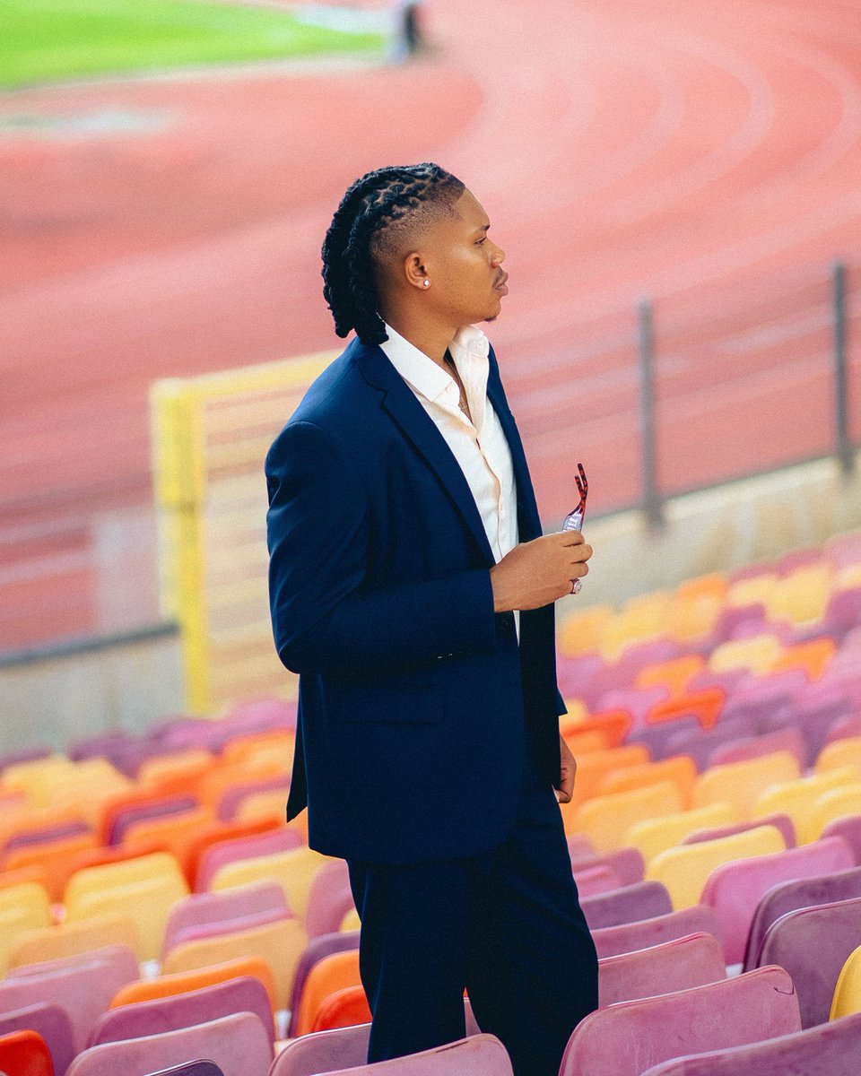 veeicees's tweet photo. DAY-6.
Birthday Portrait of @IamPhylemo at the moshood abiola  national stadium Abuja. 

Happy birthday my bro 🎂🥂

#Abujaphotographer #photographyinabuja #photoeditorinabja https://t.co/ICcu24AcF3