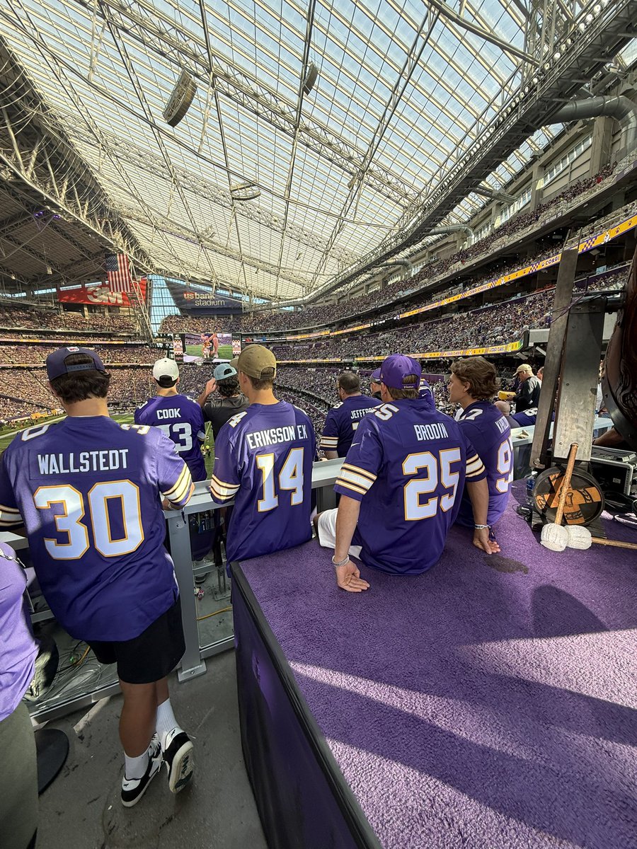 mnwild's tweet photo. .@Vikings 👀 https://t.co/AcgfWuKd7g