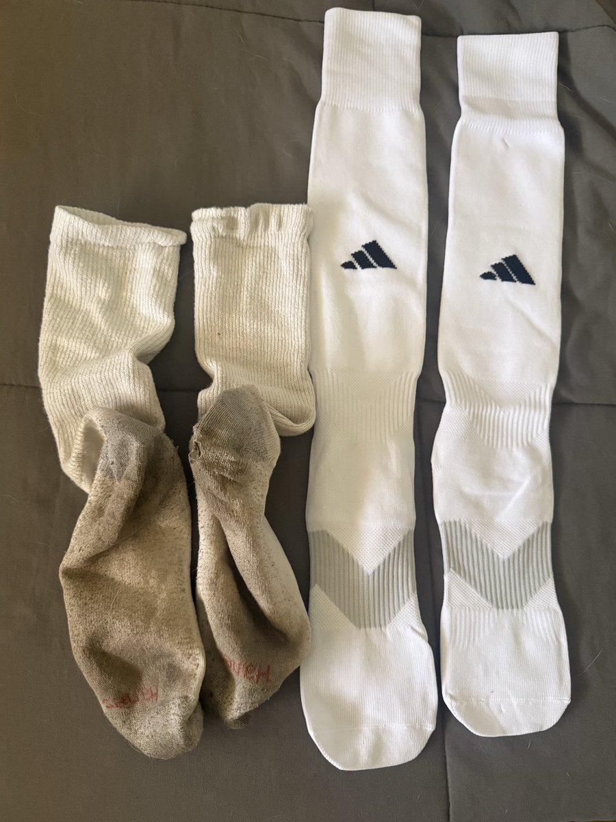 Dudestoes's tweet photo. A new pair arrived #mansocks #gayfeetfetish #gayfootfetish #mandirtysocks #malesocksfetish #malesocks #gaysocks #smellydudesocks #gaywhitesocks #malewhitesocks #hotmalefeet https://t.co/K1PV612dBF