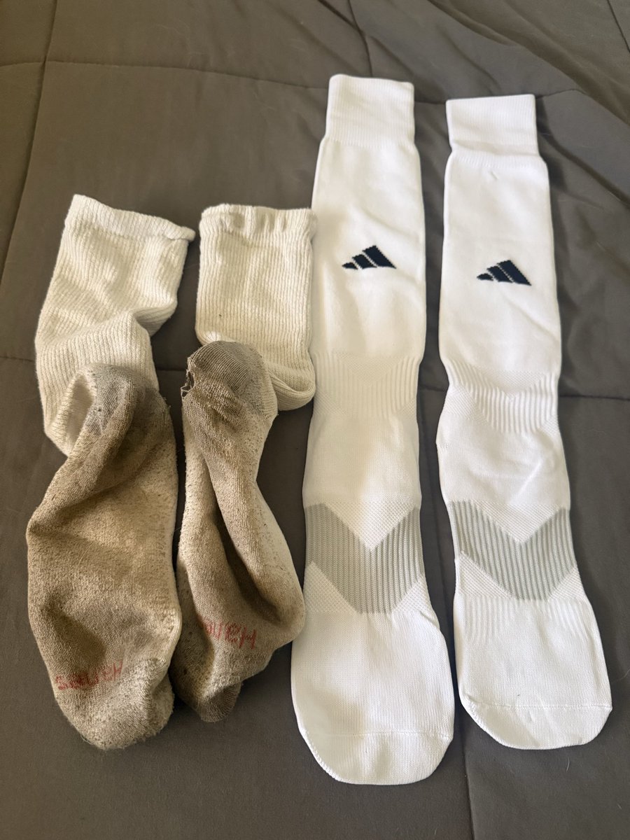Dudestoes's tweet photo. A new pair arrived #mansocks #gayfeetfetish #gayfootfetish #mandirtysocks #malesocksfetish #malesocks #gaysocks #smellydudesocks #gaywhitesocks #malewhitesocks #hotmalefeet https://t.co/K1PV612dBF