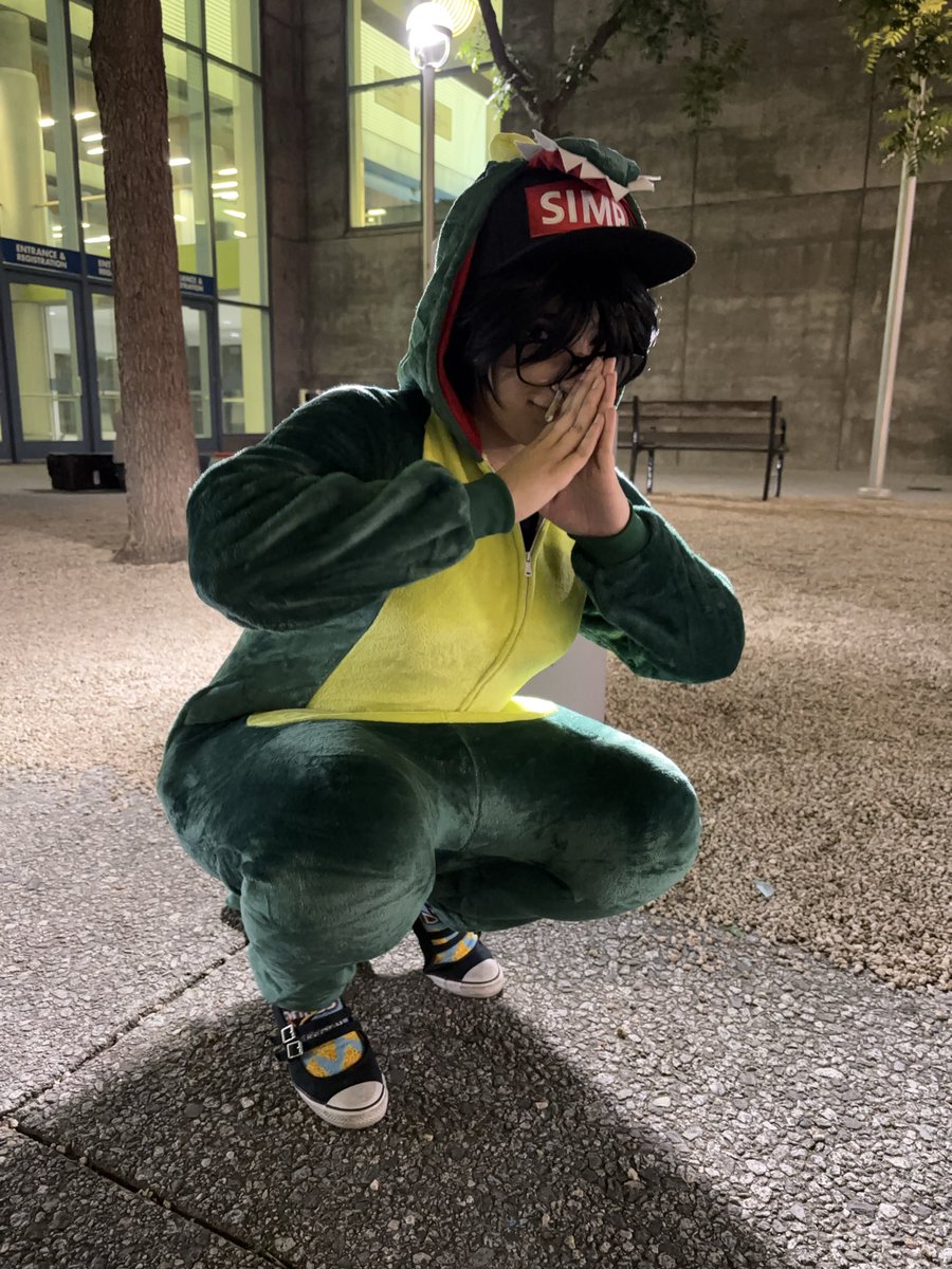 pantsupii's tweet photo. don’t mind the hat https://t.co/0E1qchJg29
