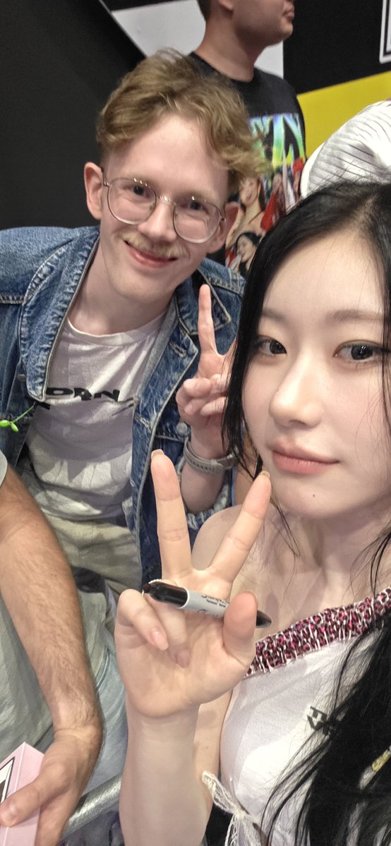 Milenbrooo's tweet photo. #itzy this was so amazing even tho I couldn't get a photo with  Ryujin my bias i still loved it so much https://t.co/A84iHpJ5So