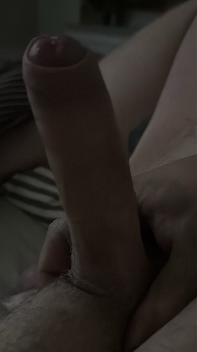 TomJerryhvuf's tweet photo. Strong one tonight, who’s sucking? 💦🤤 https://t.co/0e4um260dR