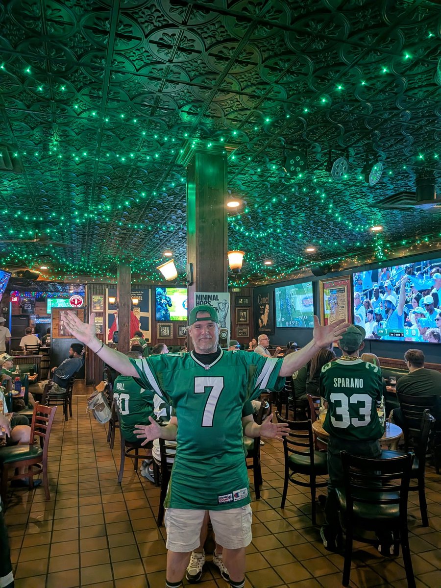 NYJetsfansofDFW's tweet photo. In my element. #Jets https://t.co/RTuun4HAhc