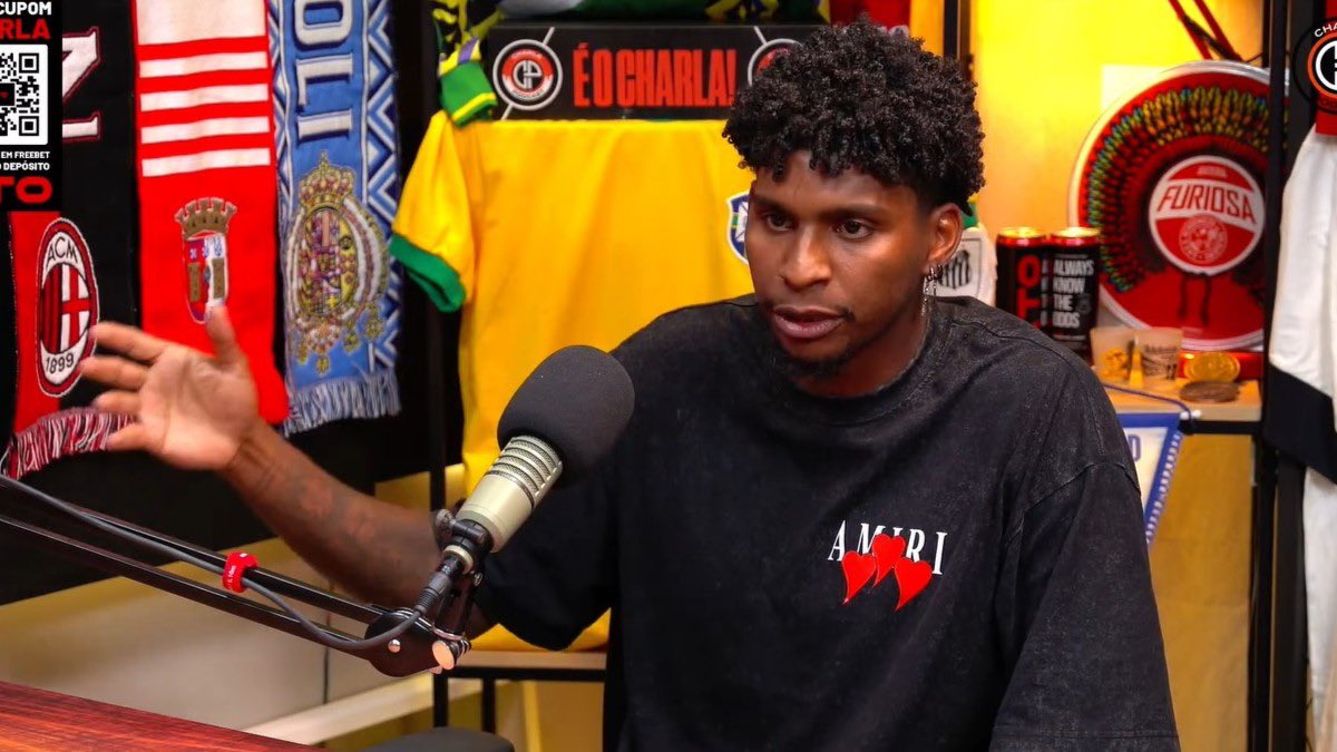 ocigarrooo's tweet photo. “Aí o Diniz perguntou assim:

-Gui Negão, você sabe quem são os zagueiros do Flamengo? 

e ele respondeu 

- Não, Mister. Mas você pode ter certeza que eles sabem quem sou eu.” https://t.co/XcWDdnW5wy