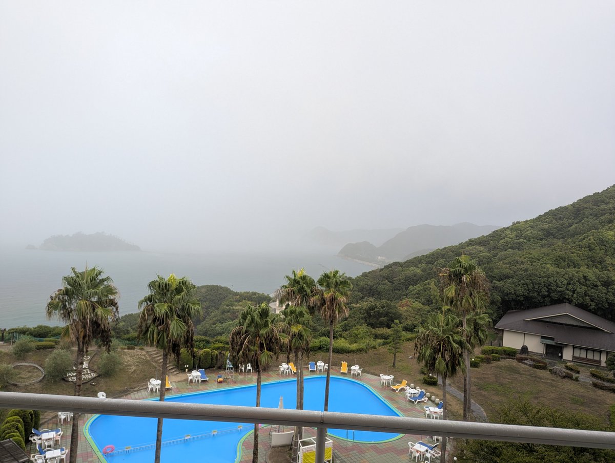hurricane_Mk1's tweet photo. 天候が急激に変化してます。
雨降ってますね。 https://t.co/3E2jdGDznr