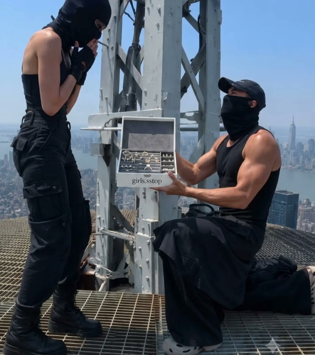 Qiqe14's tweet photo. If love can reach the skyline, your sparkle should too. Celebrate every “yes” moment with timeless jewelry from GirlsStop. https://t.co/cs0k5JMWrd