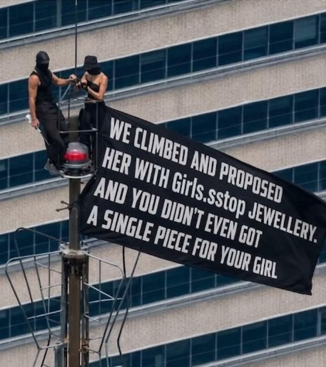 Qiqe14's tweet photo. If love can reach the skyline, your sparkle should too. Celebrate every “yes” moment with timeless jewelry from GirlsStop. https://t.co/cs0k5JMWrd