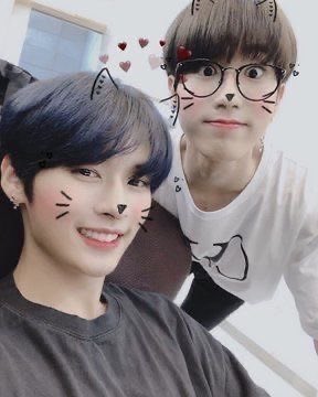 l7e3o_'s tweet photo. 스트레이키즈의 영원한 귀요미, 지성아 생일축하해♡

#HappyHANDay
#한이의_유성우가_내리는_날
#HANWrittenWithLove
#StrayKids #스트레이키즈
#한 #HAN https://t.co/1LFDJa5zUY