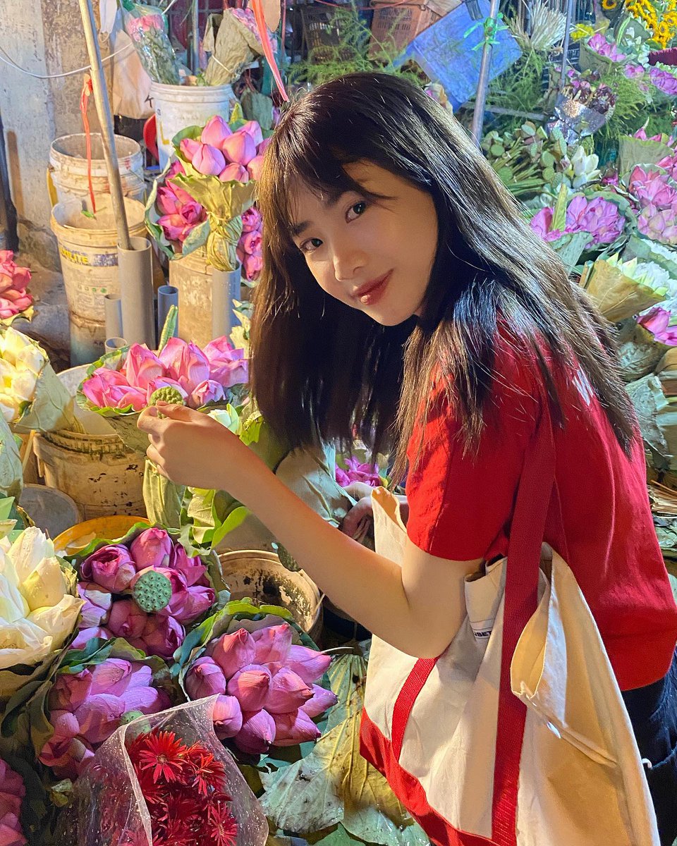 GabiMatins1's tweet photo. Top of the morning! 🚀 You should know that you’ve got a spark in you—let it light up the path ahead. 💖
qlPDX https://t.co/o09EkajkbO