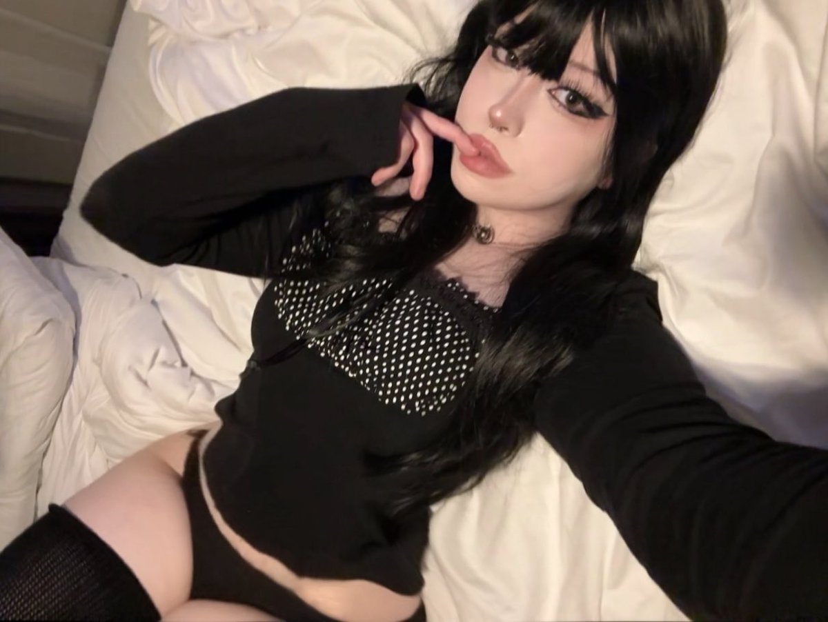 mitskichii's tweet photo. worship me https://t.co/rhtBok8tmy