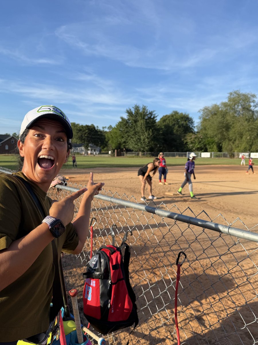 PeytonHendrix33's tweet photo. I am so grateful to have the opportunity to be the head coach for the @allsoftball411 10u travel team. Loving every moment! Thank you @jmboulware99, who has been a huge part of my softball journey since 10u! 

@VipersGonce @war_eagle_sball @TheTalon_GCA @CSUBucsSoftball @MusserChristi @elliegoins @reaganmiles1