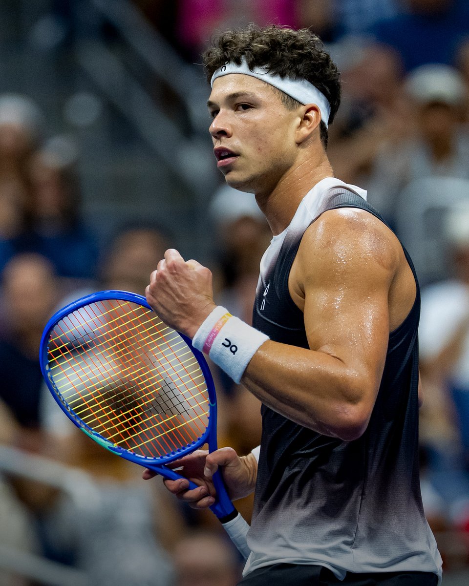 ROLEX's tweet photo. Thank you to the @usopen and the USTA for a fortnight of world-class competition and a memorable Grand Slam® finale. Together with tennis legends and New York crowds, we celebrate Ben Shelton’s landmark run to a first major final. #RolexFamily #Reachforthecrown https://t.co/oArl0HYavS