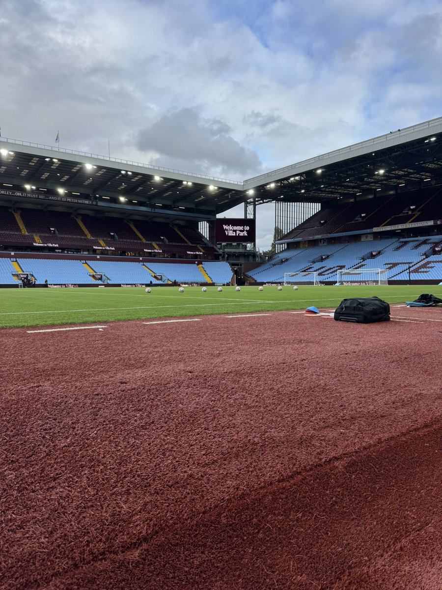 deanG_10's tweet photo. Was great to be at Villa park for my first game since joint the recruitment team at @AVWFCOfficial . Looking forward to the season ahead &amp; being part of a historic football club. ⚽️ https://t.co/iJXSsH18gN
