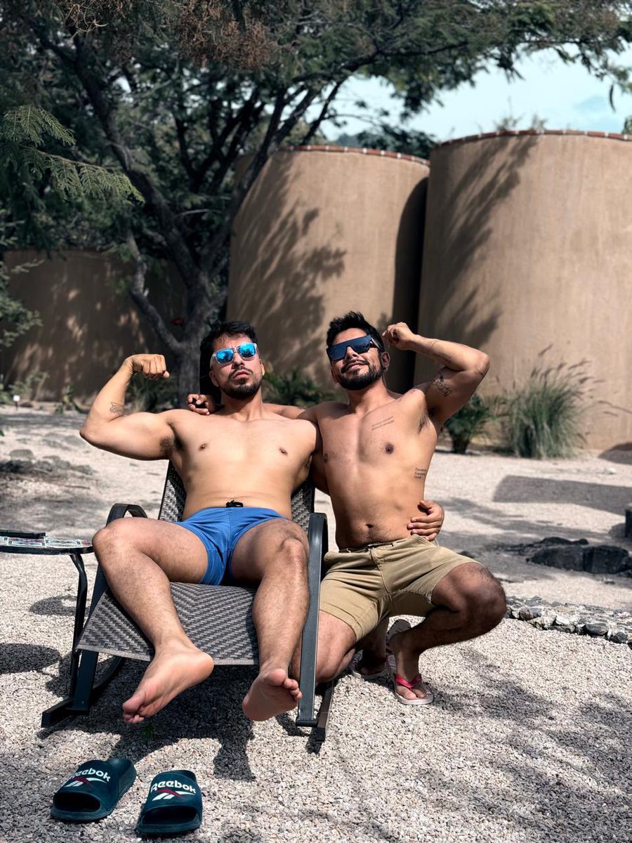 Emiliorz99's tweet photo. Esto se puso cachondo 🥵
@davesf92 https://t.co/yPwMkynHcz