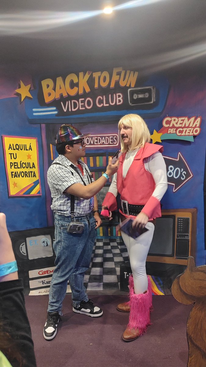 el_bru's tweet photo. Hace un rato ocurrió el siguiente diálogo:
-¿Está disfrazado de He-Man?
-No, está disfrazado de Berugo Carámbula disfrazado de He-Man https://t.co/VgTZqj8H8x