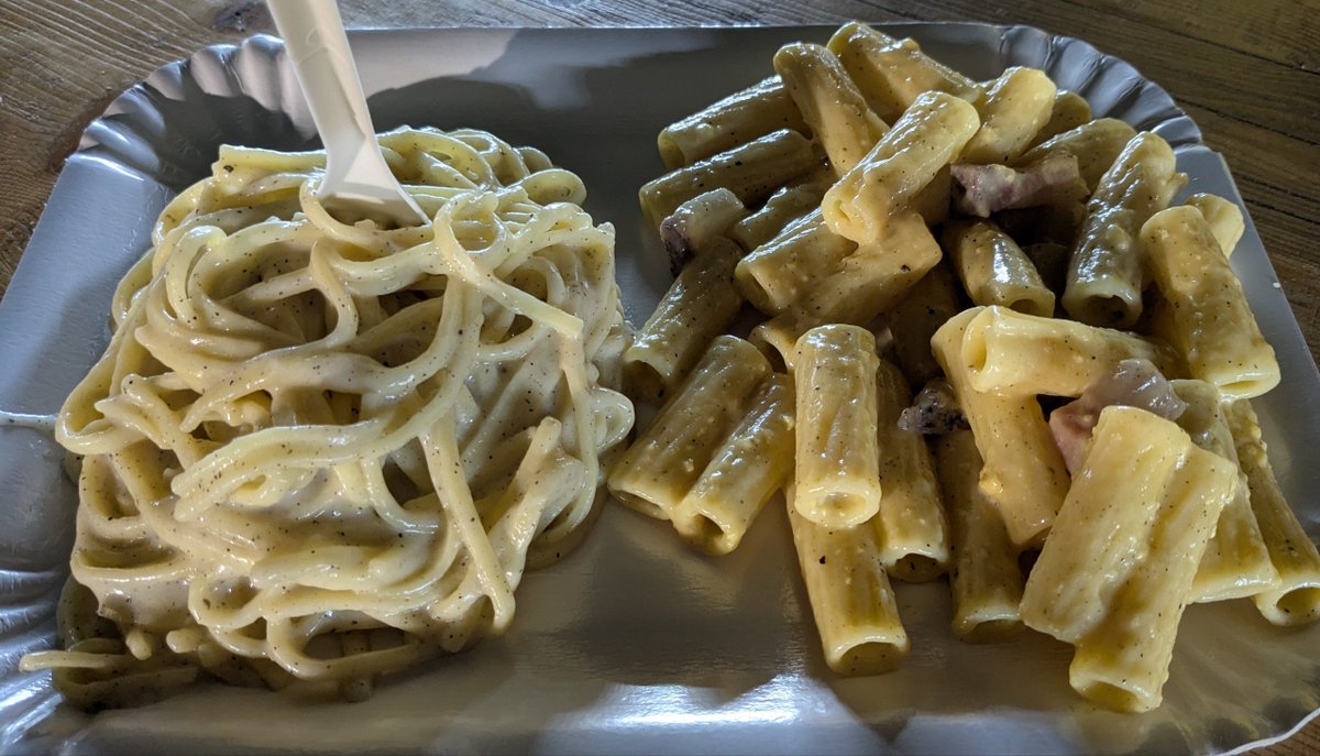 Kleryan_'s tweet photo. Just returned from a dinner outside, got some Carbonara pasta (on the right)
Now we are ready for some more of Silent Hill 3! https://t.co/jItFZUi0nX

#silenthill #サイレントヒル #HeatherMason #cherylmason #italian #survivalhorror #horror #foodporn #carbonara #pasta #caciopepe https://t.co/8W0dDqvdIk