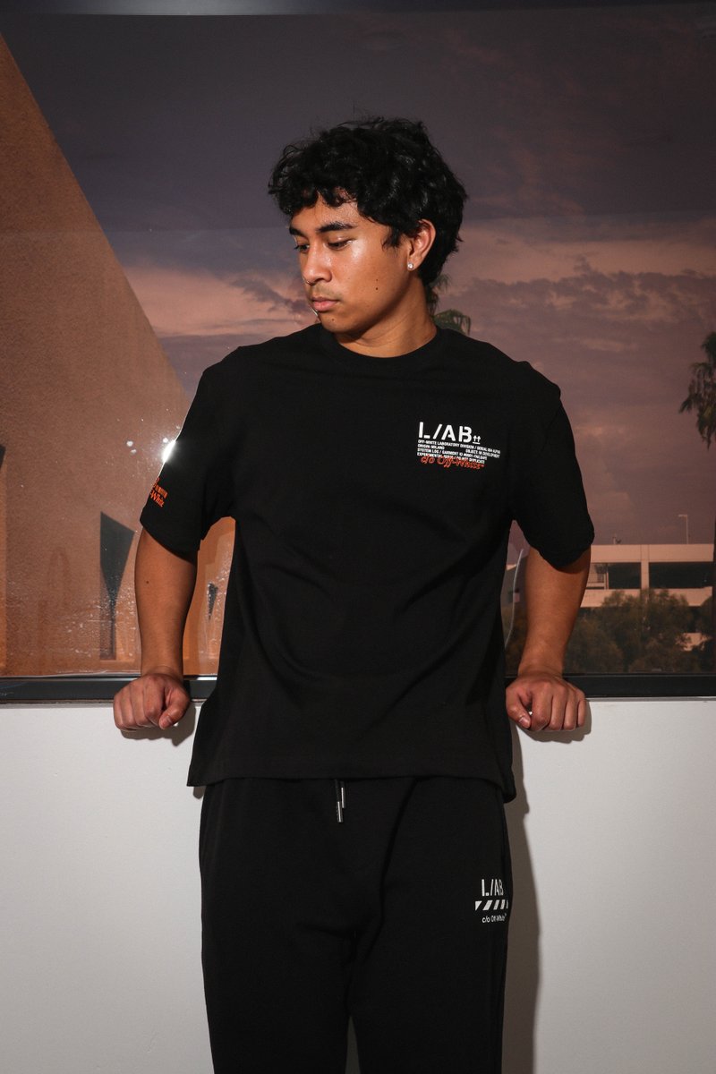 Karmaloop's tweet photo. Fresh batch. Fresh tees. 📦

New LAB co OFF WHITE shirts just landed at Karmaloop.📲
https://t.co/bQGRcPQOWz https://t.co/tcMFTgUQrQ