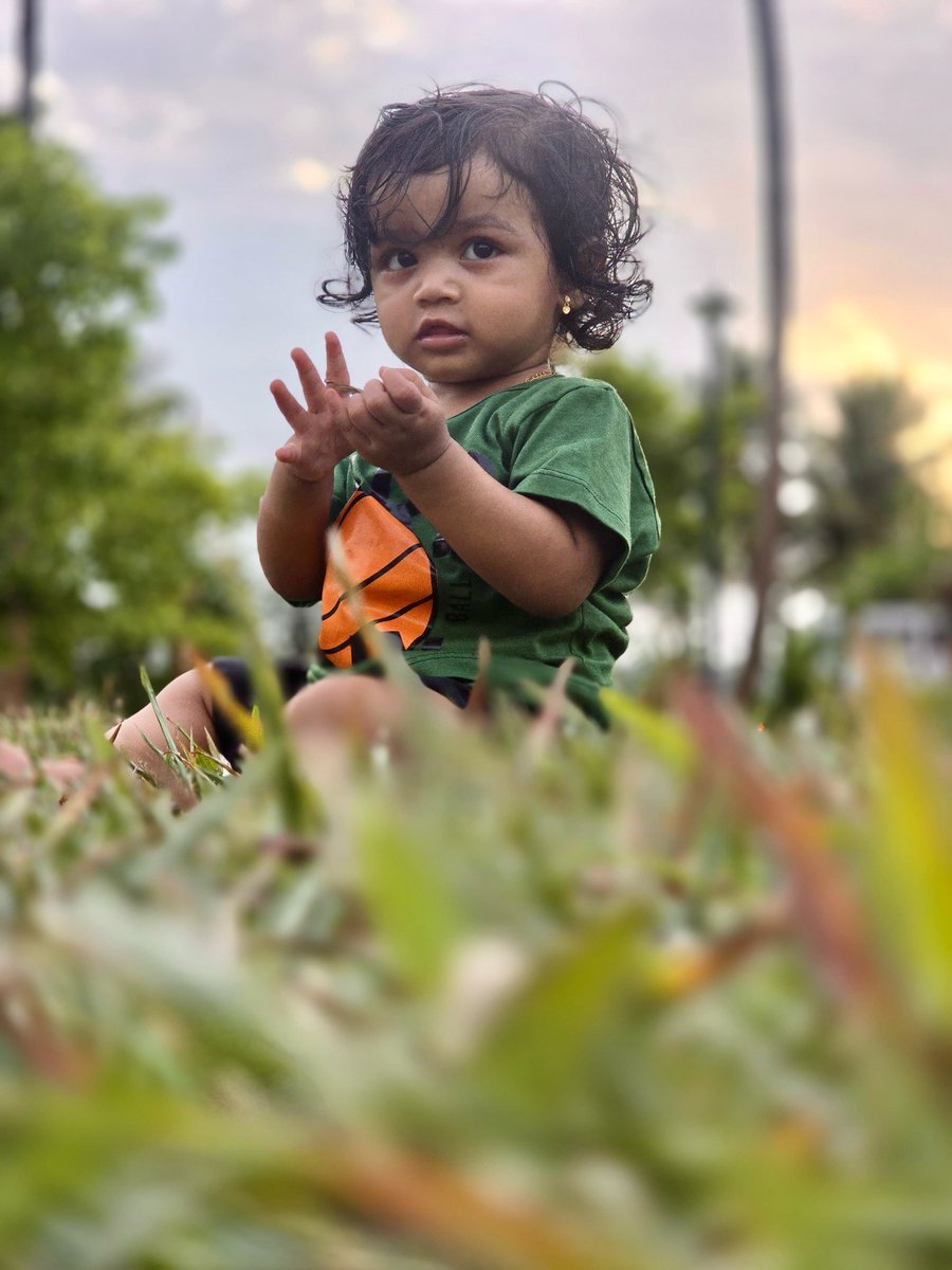 cezazeynep's tweet photo. Cutest little explorer soaking in the beauty of Pothundi Dam, Nenmara. A perfect evening for nature, family moments, and candid smiles. https://t.co/SVEgXVvqdu