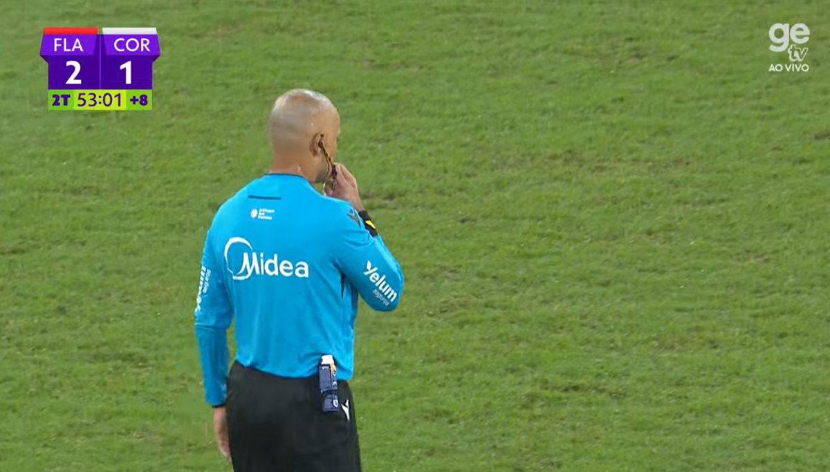 CentralDoBrega's tweet photo. FIM DE JOGO!

Flamengo VENCE o Corinthians por 2x1, reassume a liderança do Brasileirão e alcança 5 VITÓRIAS SEGUIDAS

a torcida do Flamengo vai ganhar Brahma de GRAÇA!

📸 GE TV https://t.co/jQZkDGlPn5
