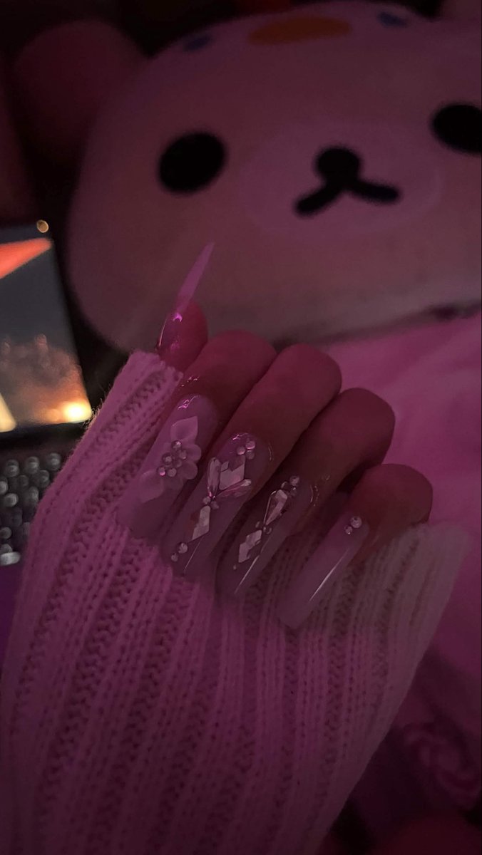 collaredtini tweet picture