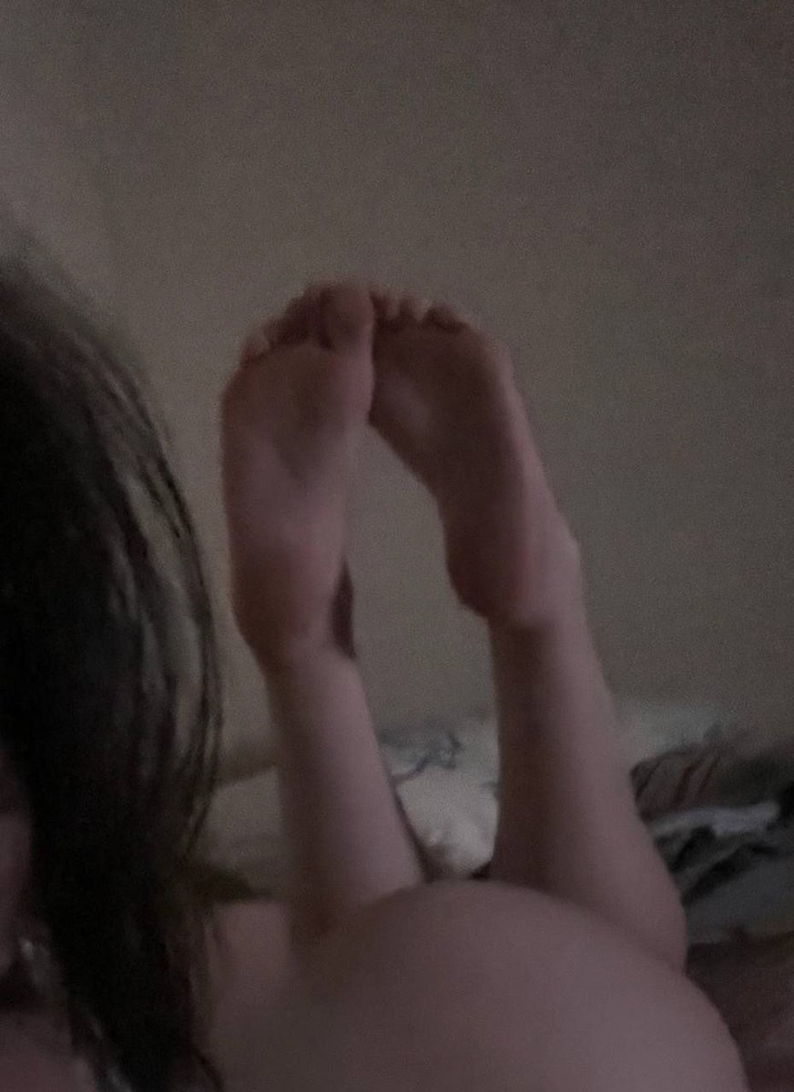 Julynao86365's tweet photo. Que domingo tan aburrido, me bañe y aliste por que saldria con un amigo y me dejo plantada 🙃 https://t.co/tjT8aFcLZ2