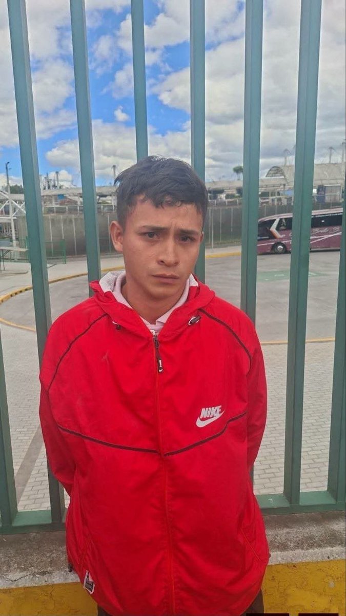 Alerta_Gyaquil7's tweet photo. ‼️#ATENCIÓN| En Quinsaloma, Los Ríos, 5 personas fueron aprehendidas por secuestro, una víctima de 50 años fue liberada durante un operativo de la UNASE. Los familiares habían recibido una exigencia de $30.000 Dólares por su liberación. https://t.co/Plhw3YFhop