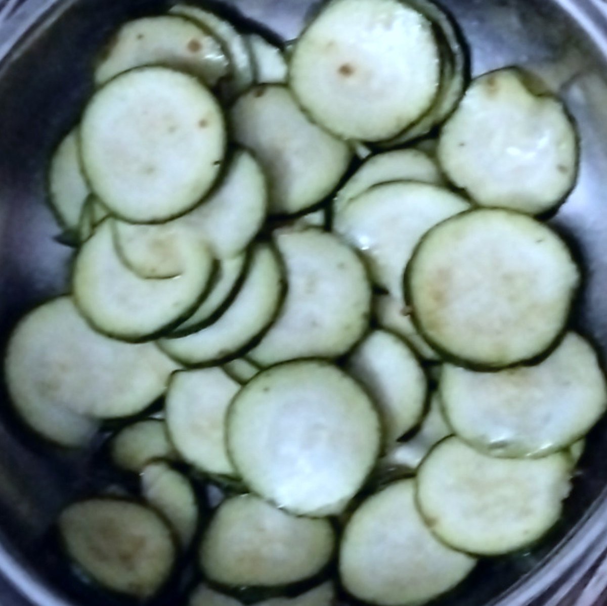 lud_cwex's tweet photo. Omad! It's ugly bur yah, 1 zucchini with vegetable stock cube and the juice of half a lemon :3 https://t.co/kssOOXWZYS