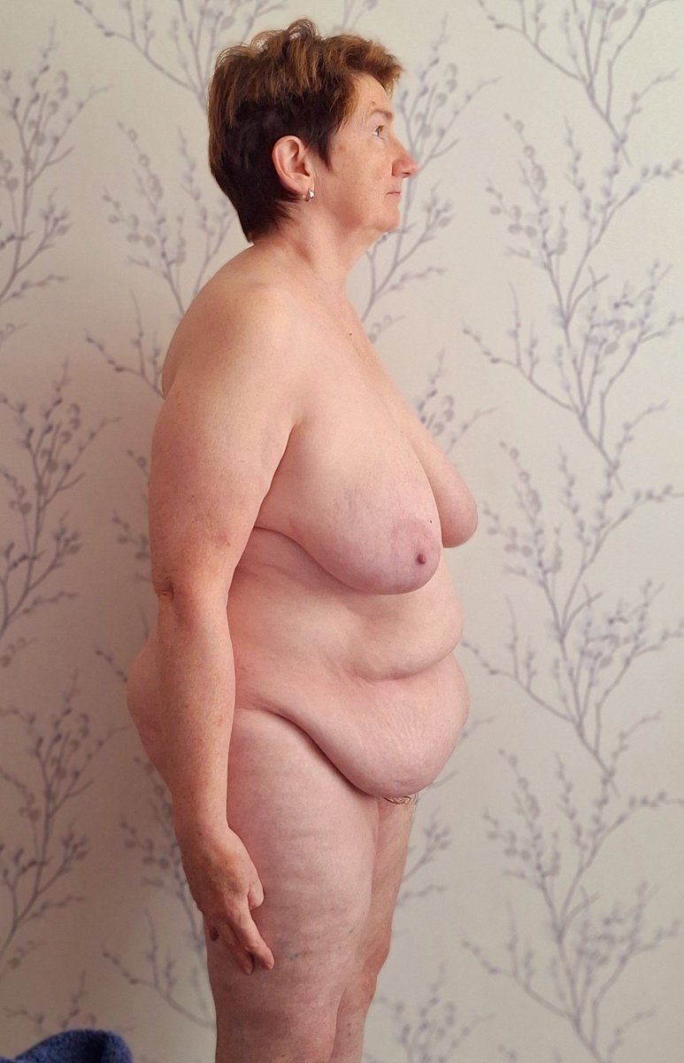 sbuk222's tweet photo. My wife posing naked so that she can be seen exposed from all angles. Please repost her so that everyone can check her out https://t.co/tJeXldQXC8