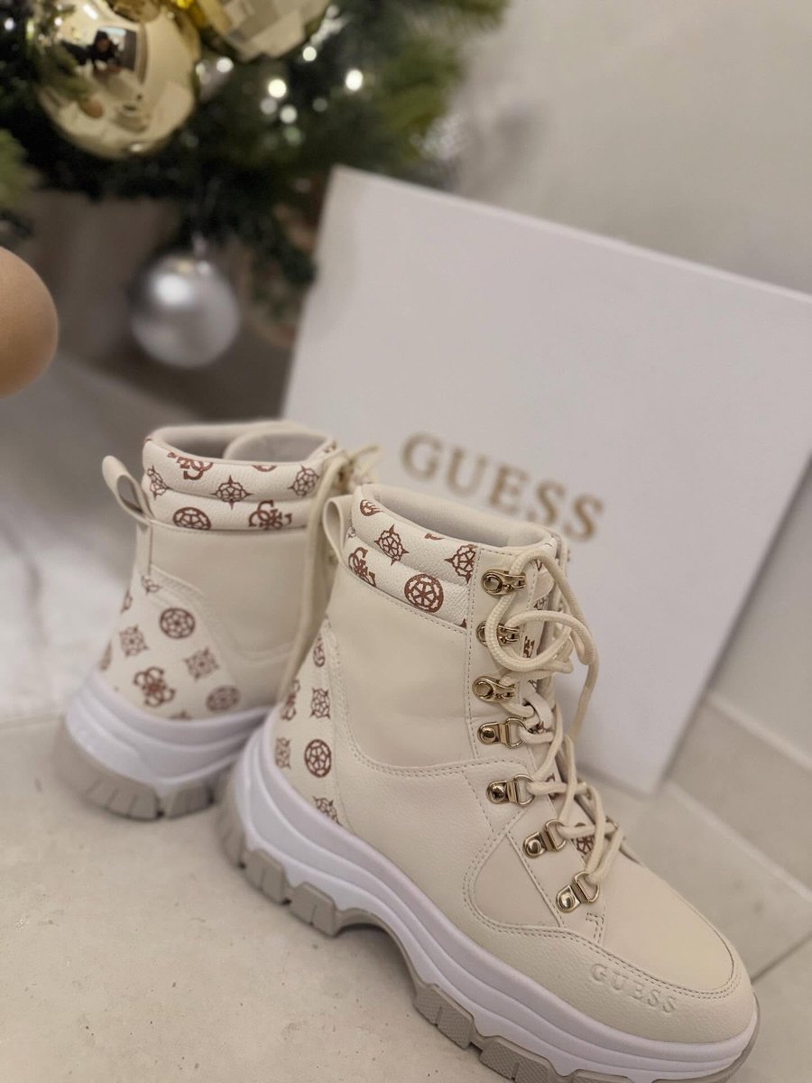 eLif92's tweet photo. Stivaletto GUESS: comodo e alla moda. Spedizione gratuita. https://t.co/FM6lBxh2sE