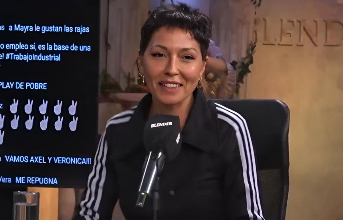 pesotolp's tweet photo. Parte del  re-branding del peronismo kirchnerista/cristinista parece ser usar conjuntos Adidas (Originals preferentemente) a lo Sue Silvester. https://t.co/Lxkoh4je23