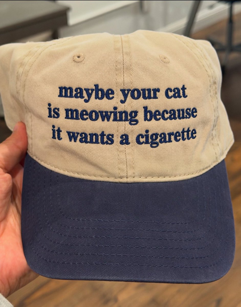 FunkyjazzwLive's tweet photo. Help a cat out. Hand them a ciggy https://t.co/421g9yRUgj