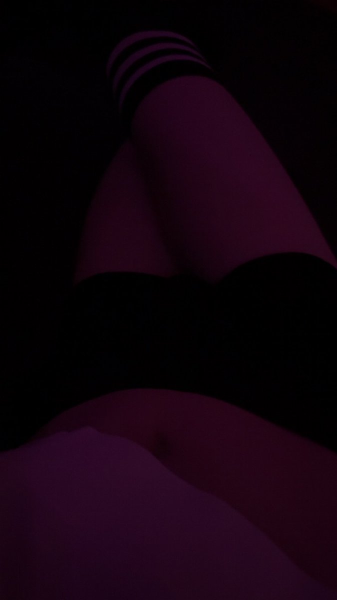 nikim1n1's tweet photo. haiii gaysss 
femboy bottom >~<
dms always opennnn
 
#femboy #nsfwpost #thighs https://t.co/phEi39lytd