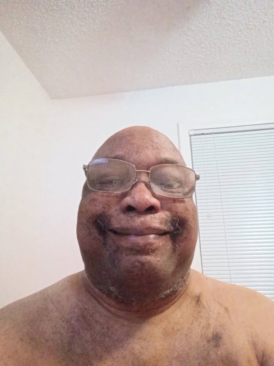 BellaDupon67's tweet photo. Who’s available for FaceTime?? https://t.co/hFZ1qmMiCX